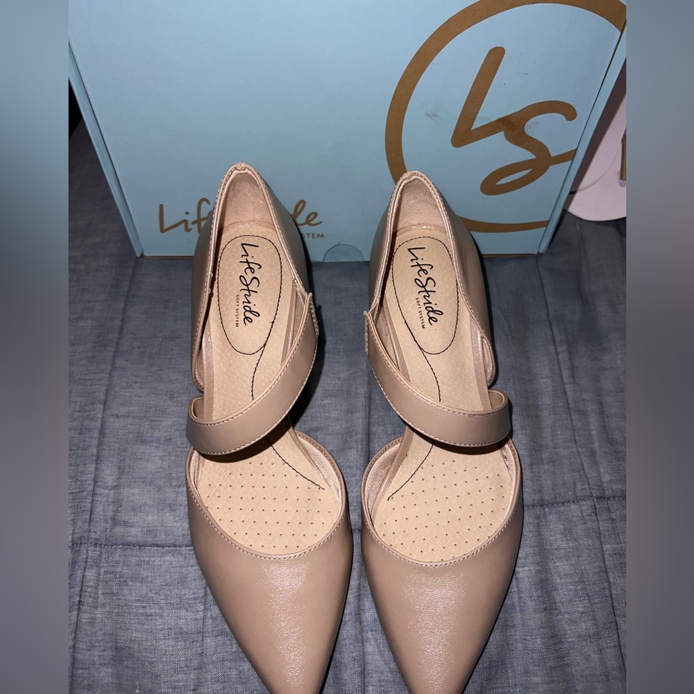 Life Stride Women's Tan Shoes